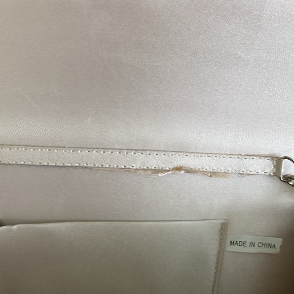 Magazine Print Purse - Picture 4 of 6